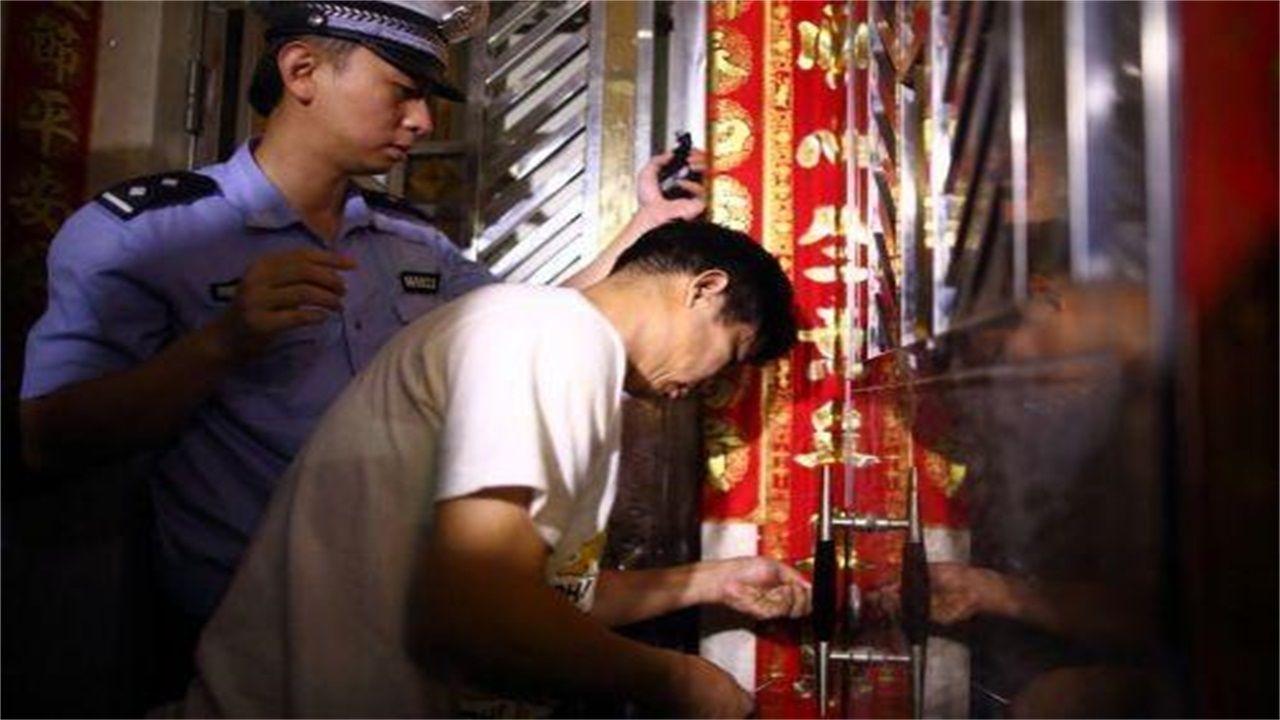 儋州请开锁师傅开了锁后，师傅